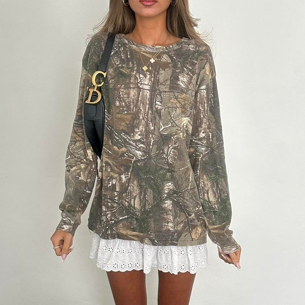 Vintage 00s camouflage soft long sleeve top