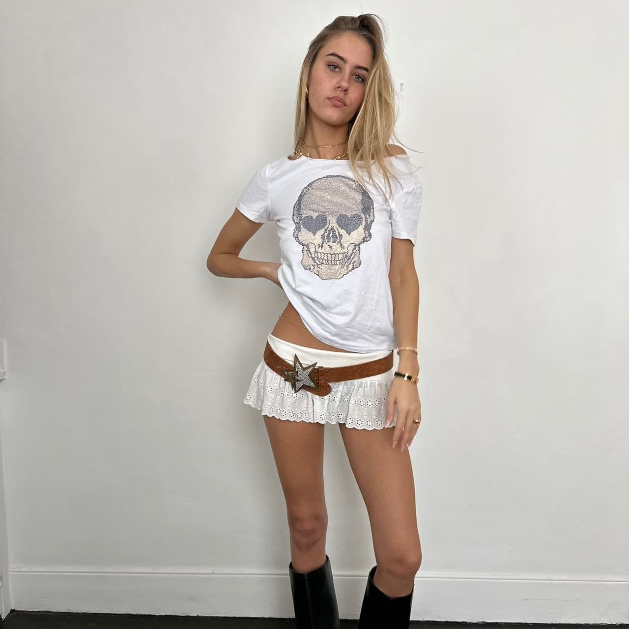 Vintage 90’s sparkly skull tee ☠️ 💕