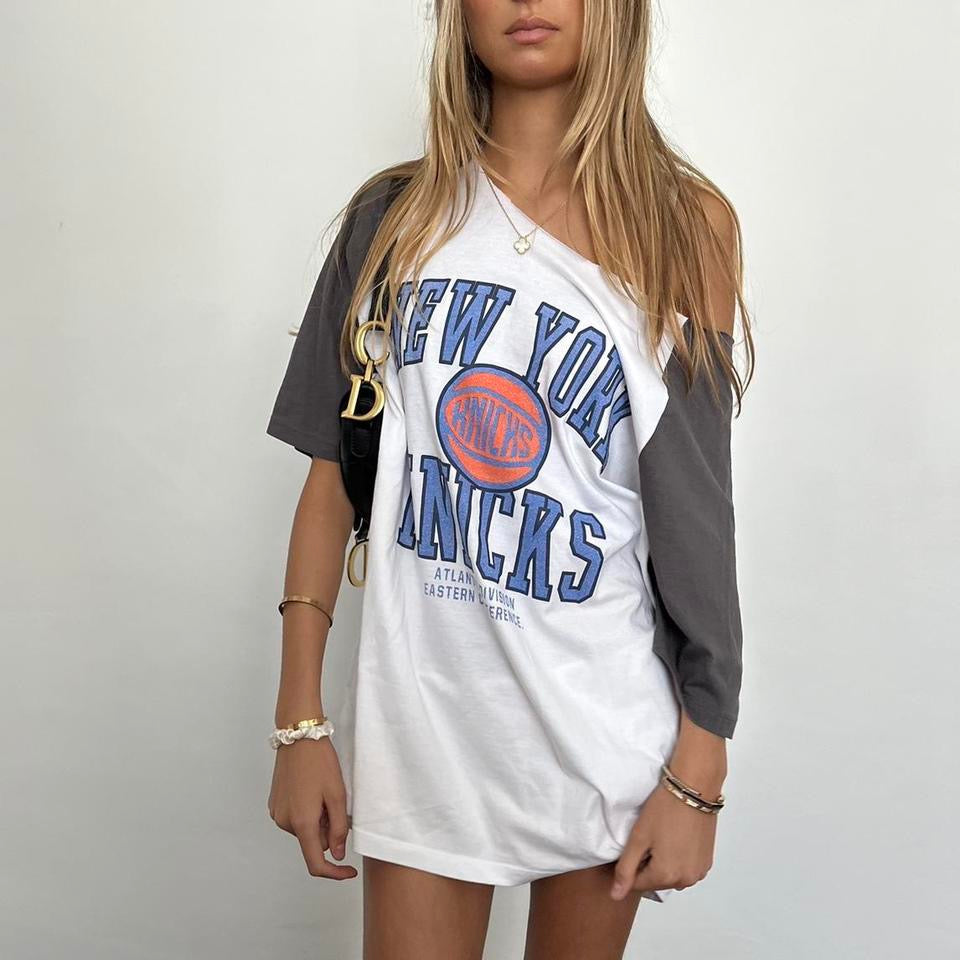 Vintage 90’s New York Knicks off the shoulder tee