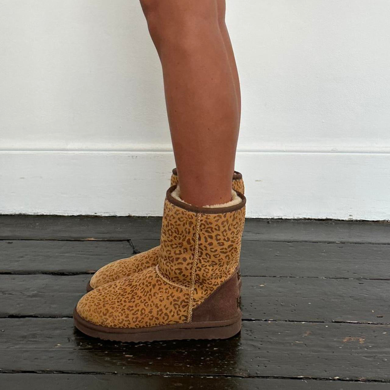 Vintage 00s leopard print Ugg boots