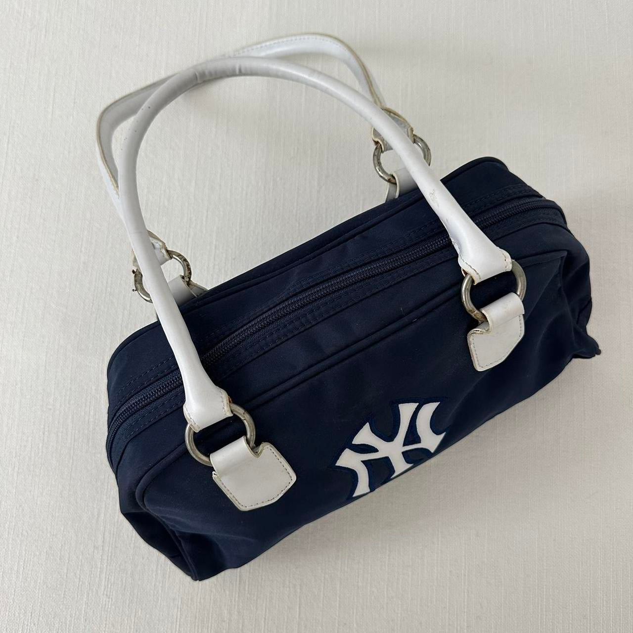 Vintage 90’s New York Yankees navy bag