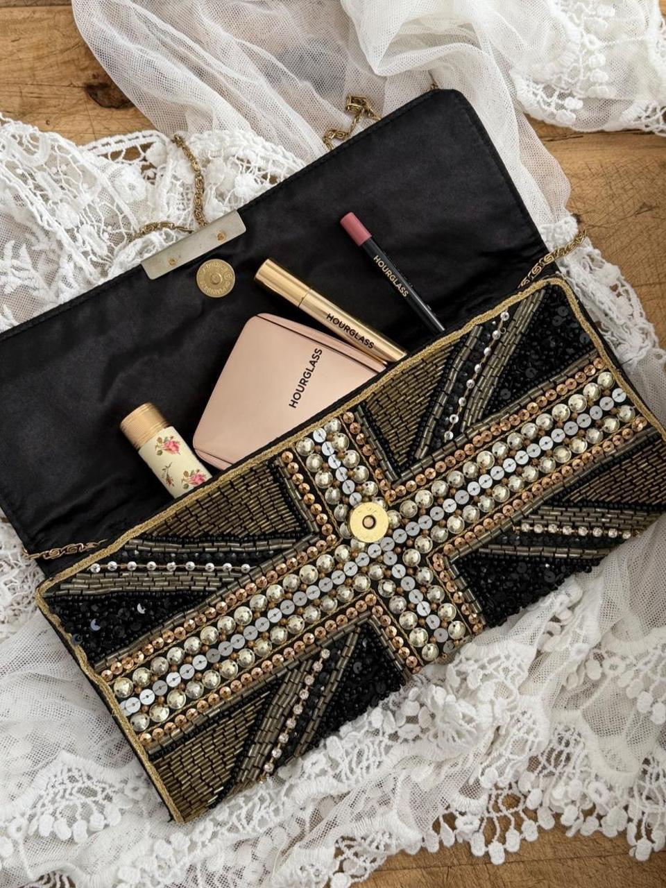 Vintage 2000’s Union Jack flag black and gold sequin purse