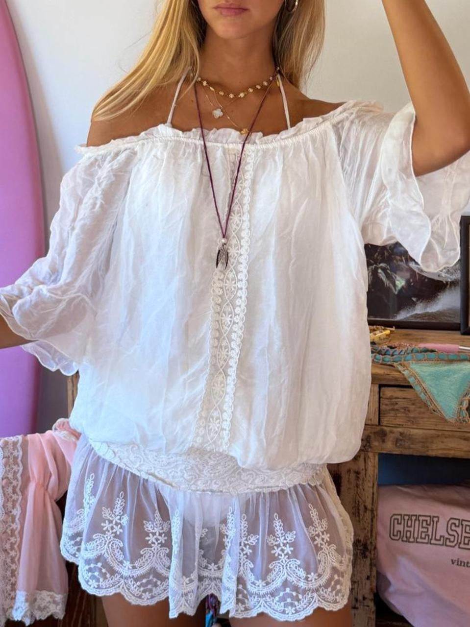 Vintage 00’s white lace boho top