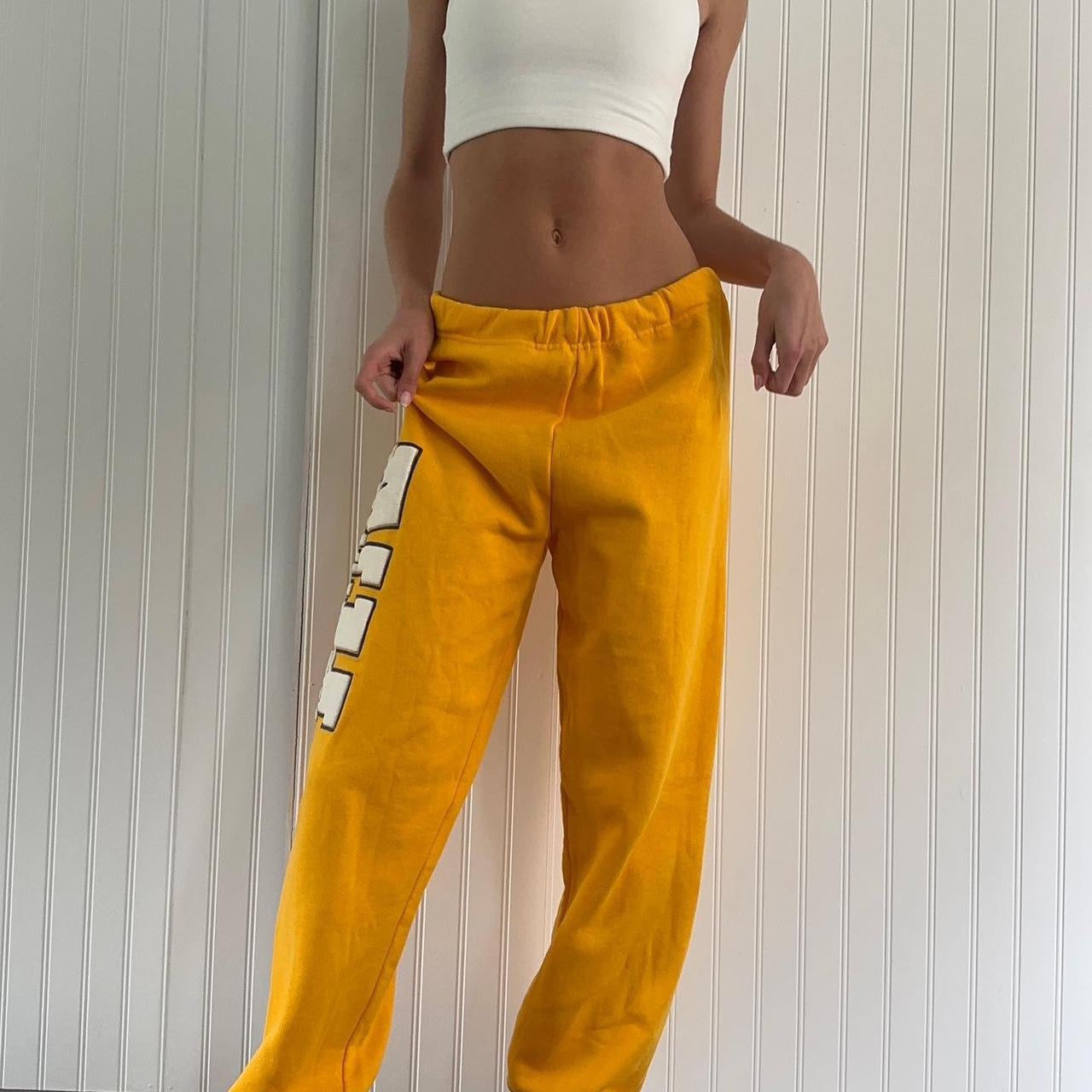 Vintage true 90s New York sweatpants 💛