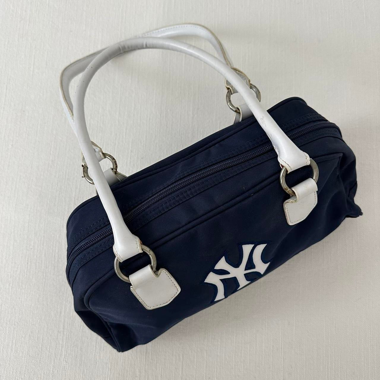 Vintage 90’s New York Yankees navy bag