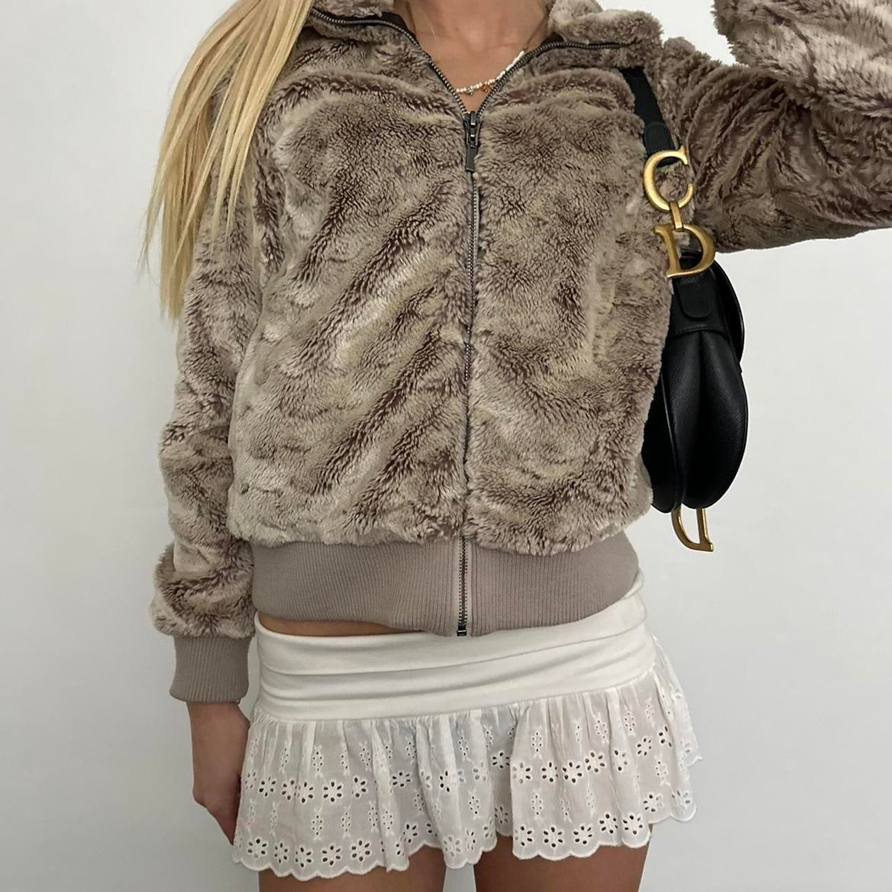 Vintage 2000’s faux fur light brown/grey jacket