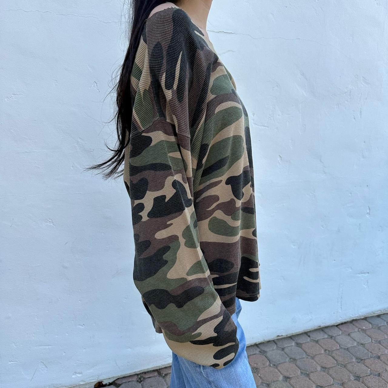 Vintage 90’s camouflage long sleeve top