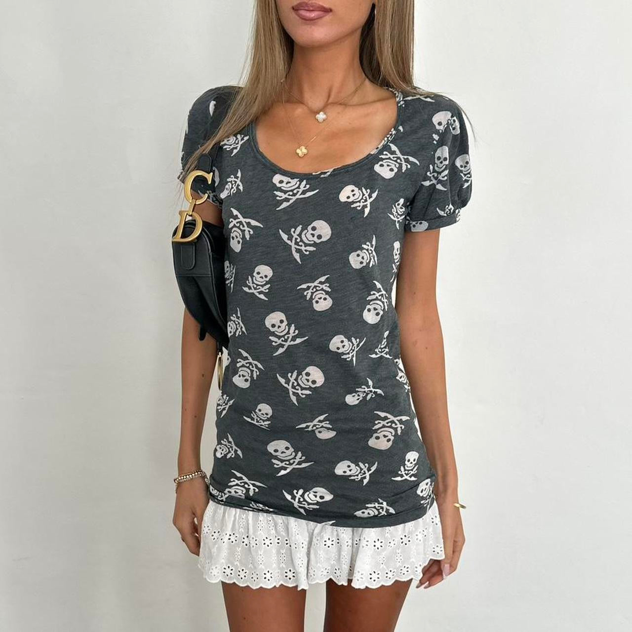 Vintage 00s grey scull and crossbones pattern top