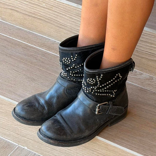 Vintage leather skull and crossbones vintage boots