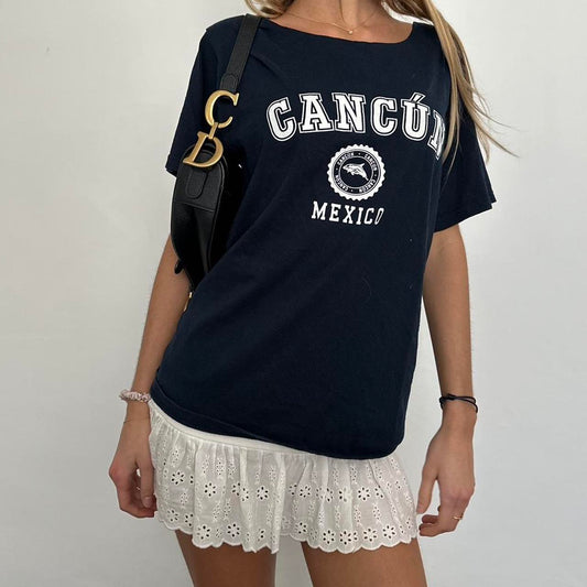 Vintage 90’s Cancún Mexico off the shoulder tee