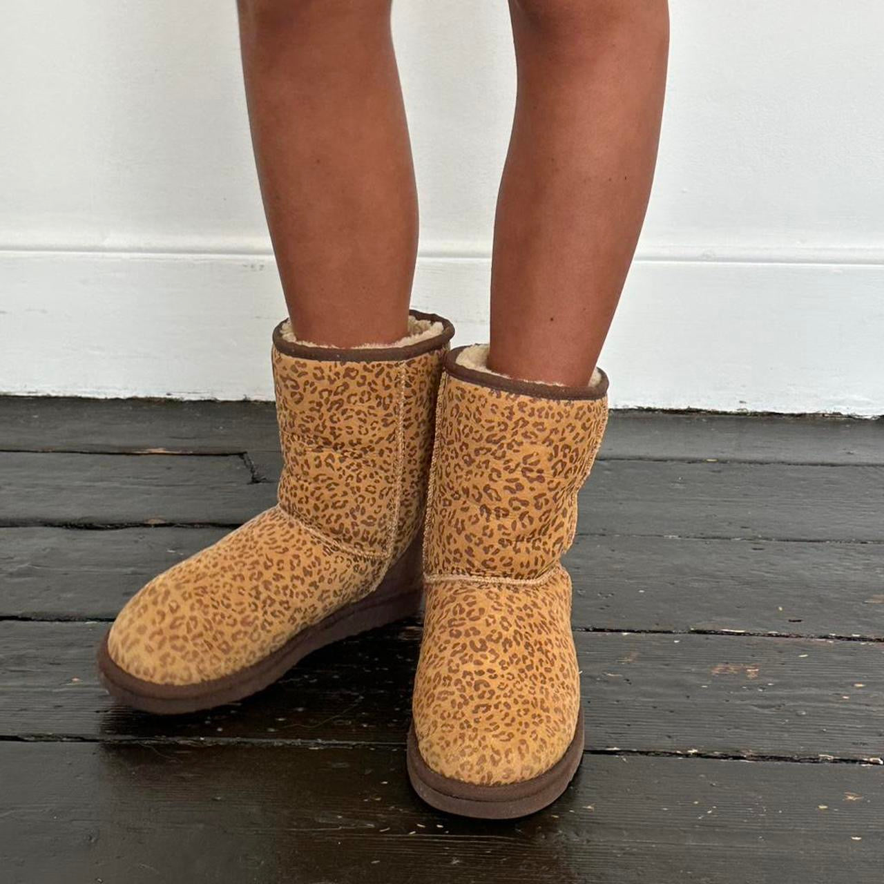 Vintage 00s leopard print Ugg boots