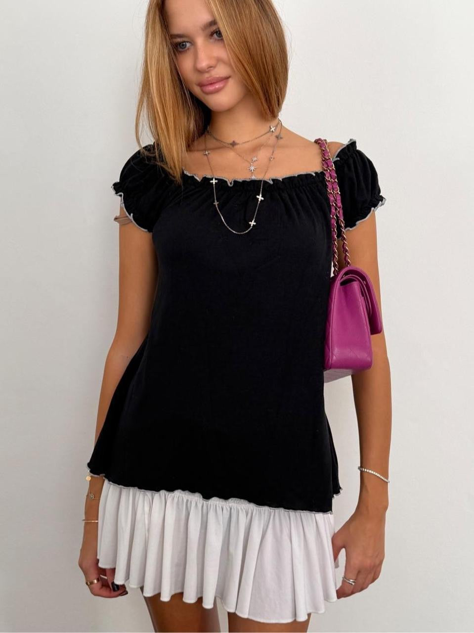 Vintage 00’s black ruffle top