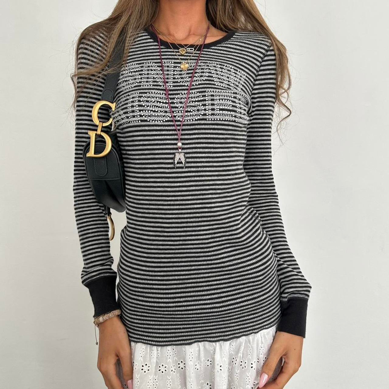 Vintage 2000’s Victoria’s Secret rare ‘Snow Kisses’ long sleeve top