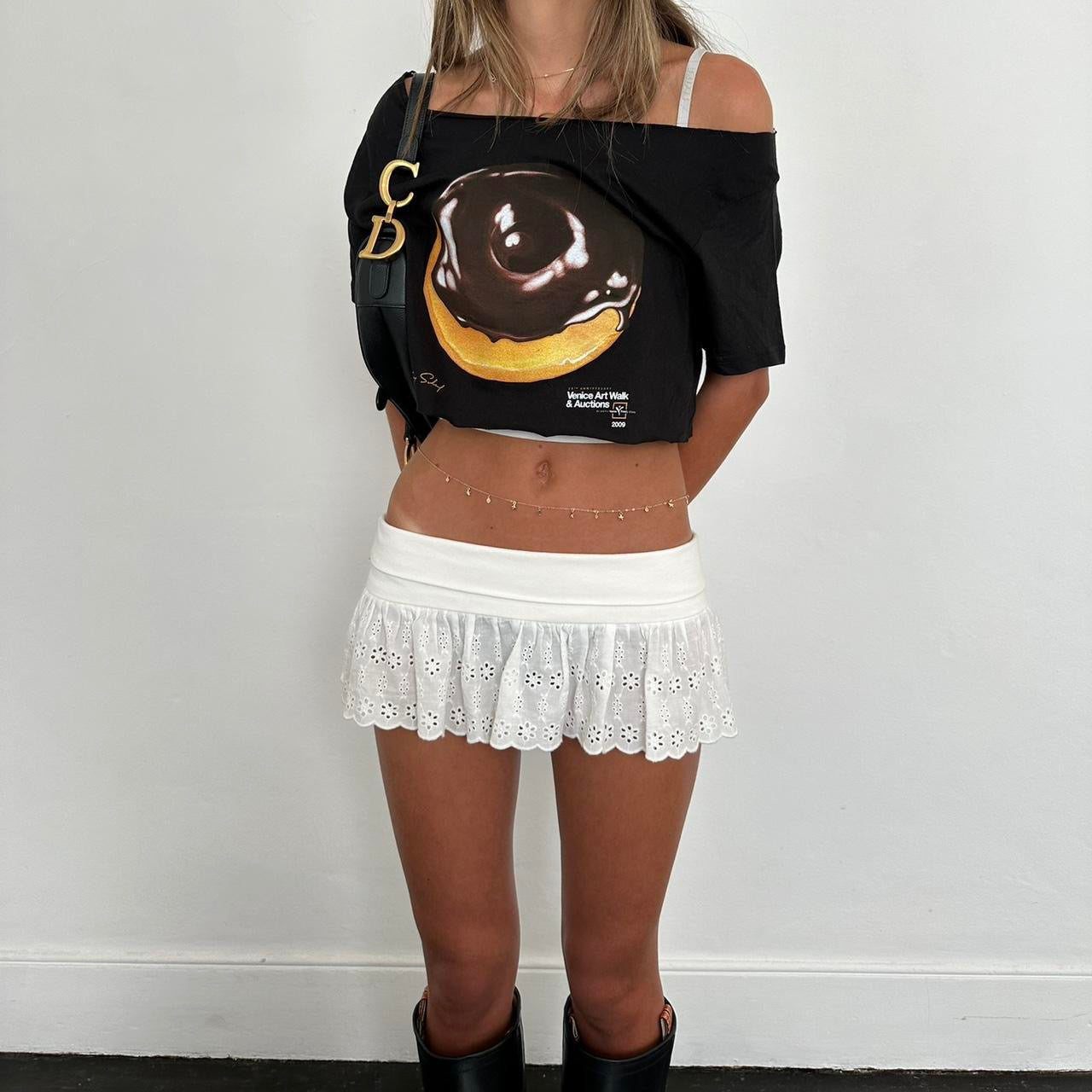 Vintage 2000s era doughnut top