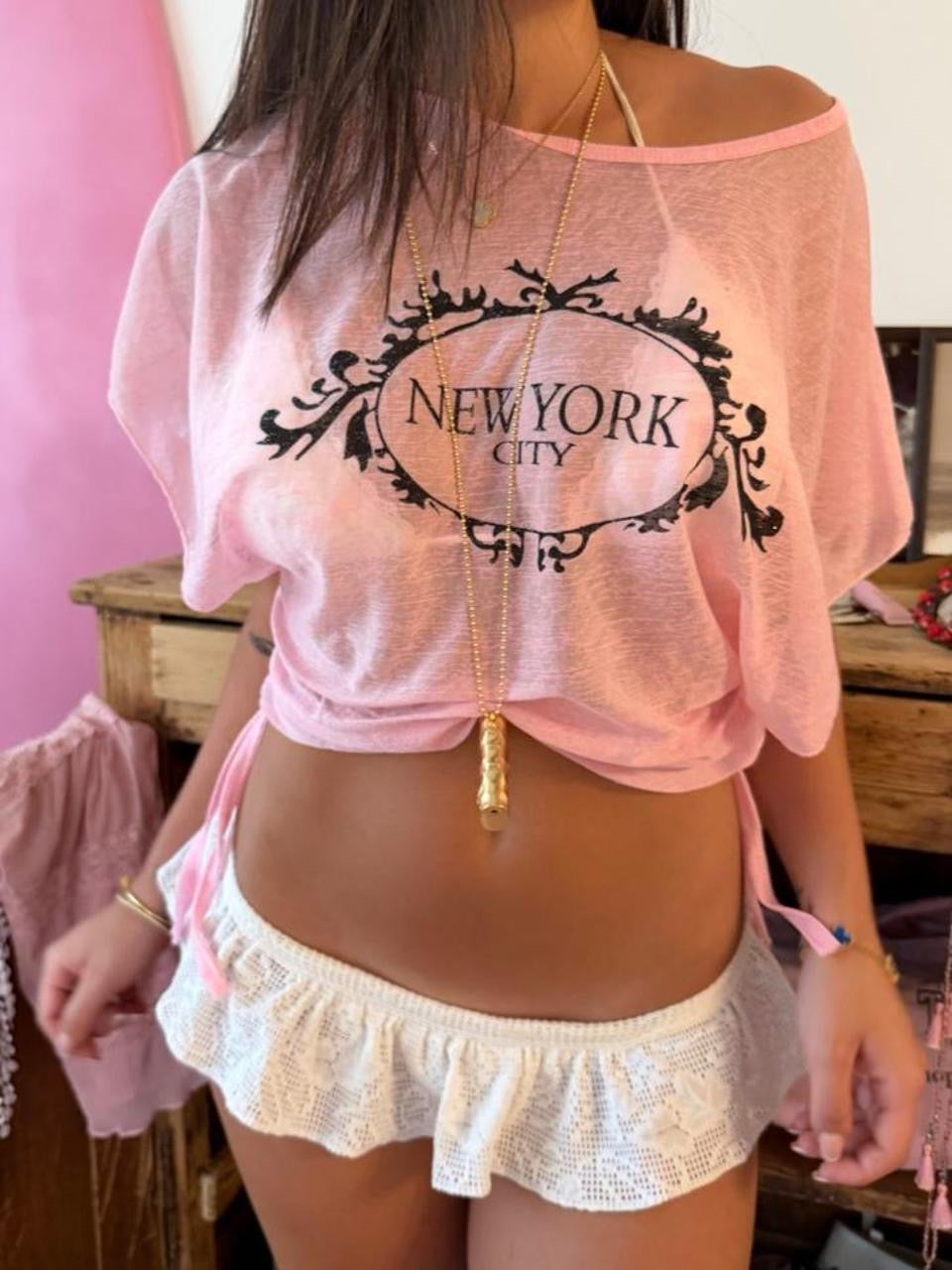 Vintage 00’s New York City pink graphic delicate top