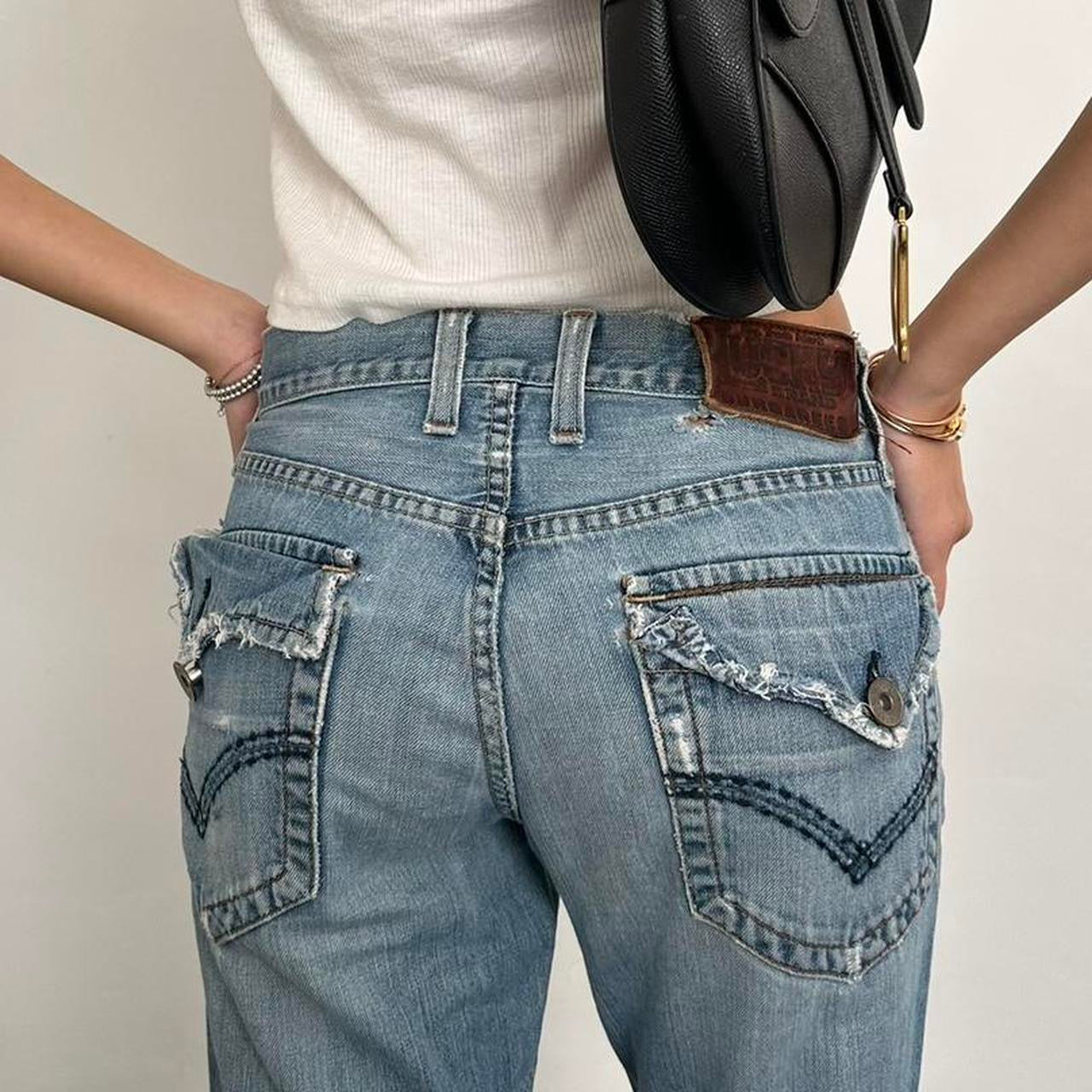 Vintage 2000’s blue distressed jeans