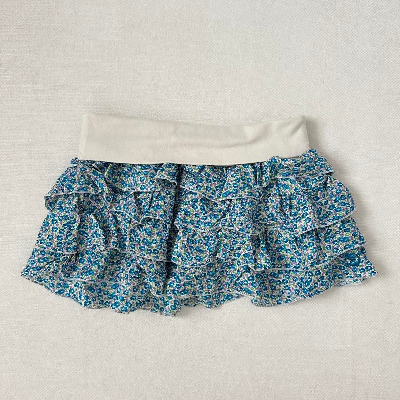 Vintage 2000’s floral mini skirt