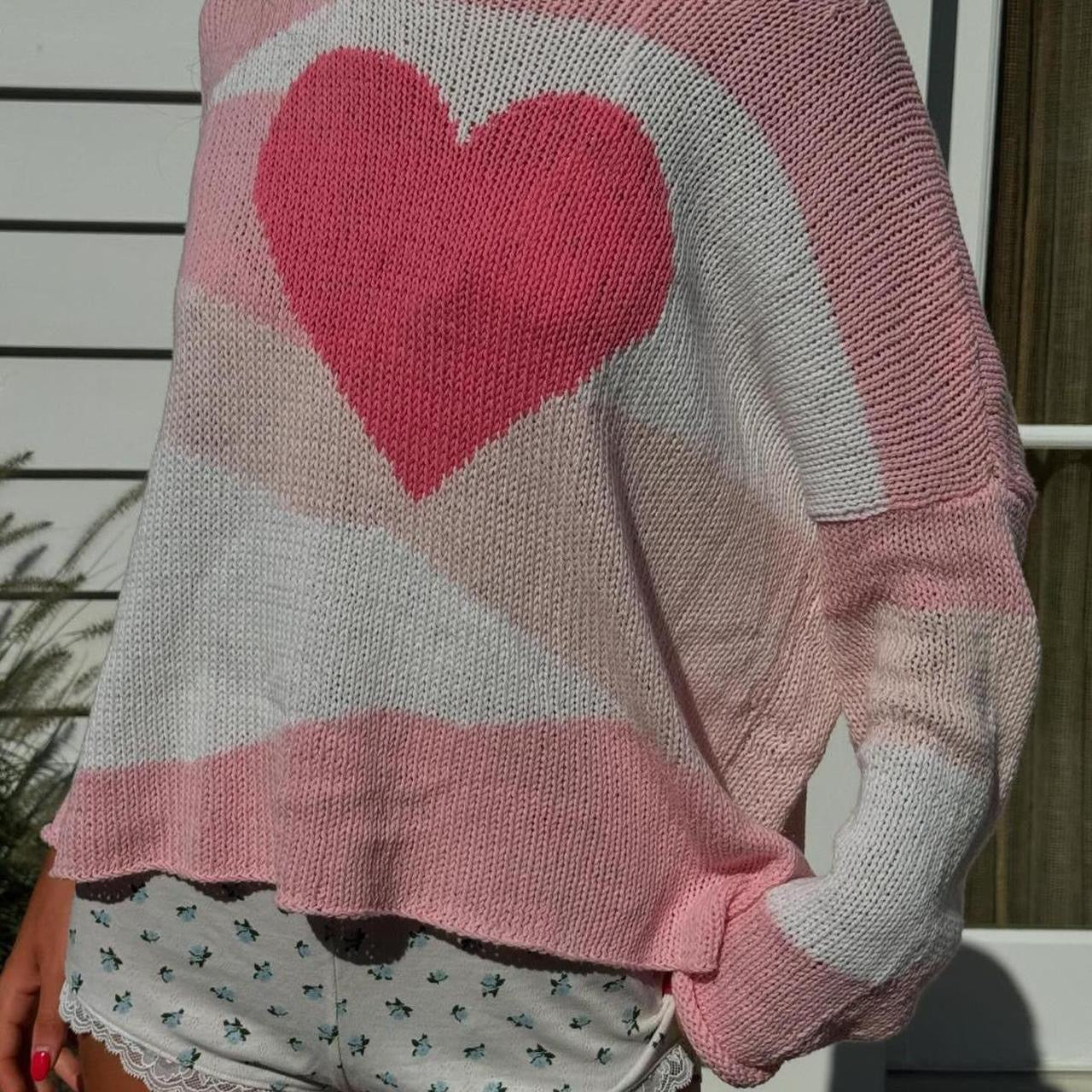 Vintage 2000’s pink heart knit sweater