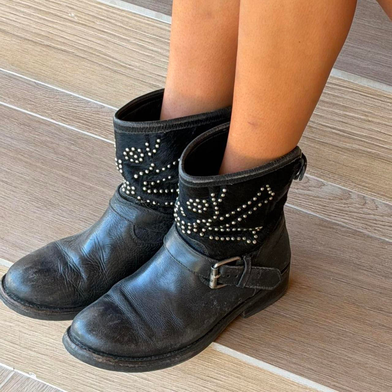 Vintage leather skull and crossbones vintage boots