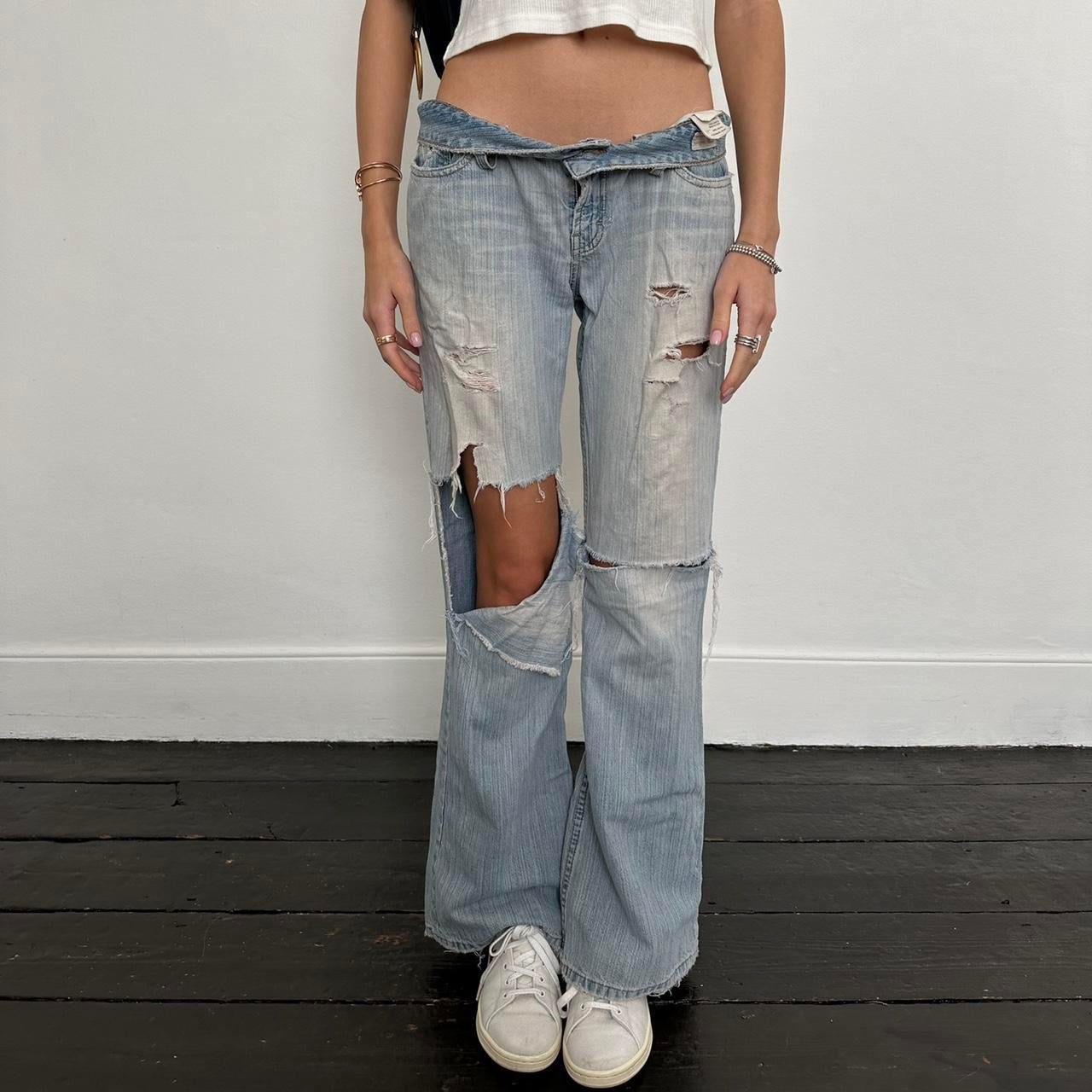 Vintage 2000’s blue distressed jeans