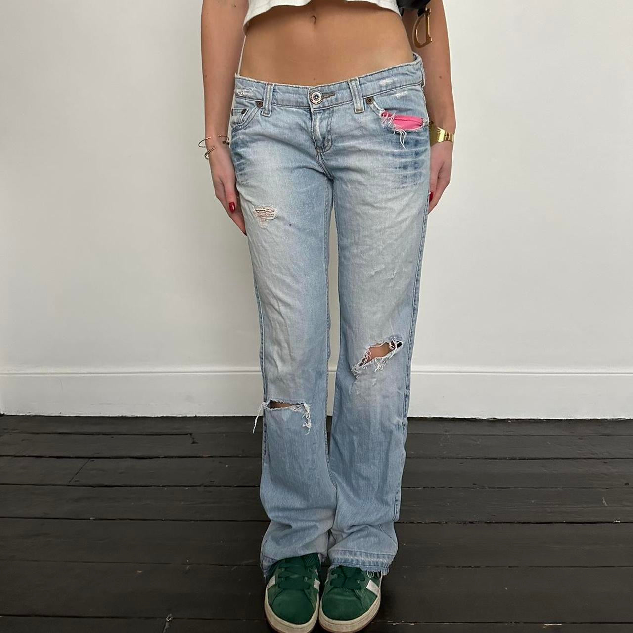 Vintage 2000’s low waist blue distressed jeans