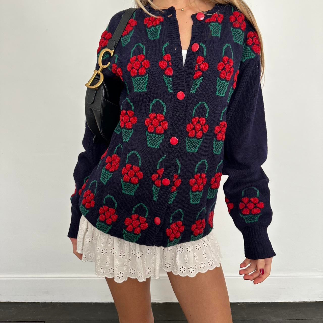 Vintage 90’s fruit basket knit cardigan 🍒🧺