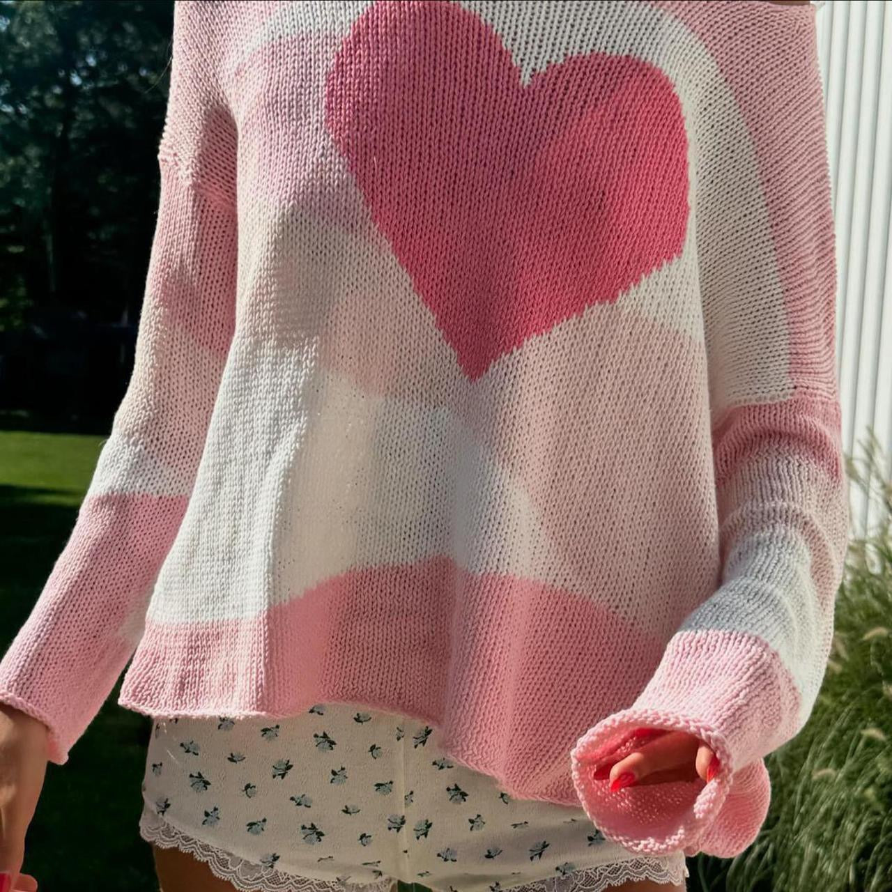 Vintage 2000’s pink heart knit sweater