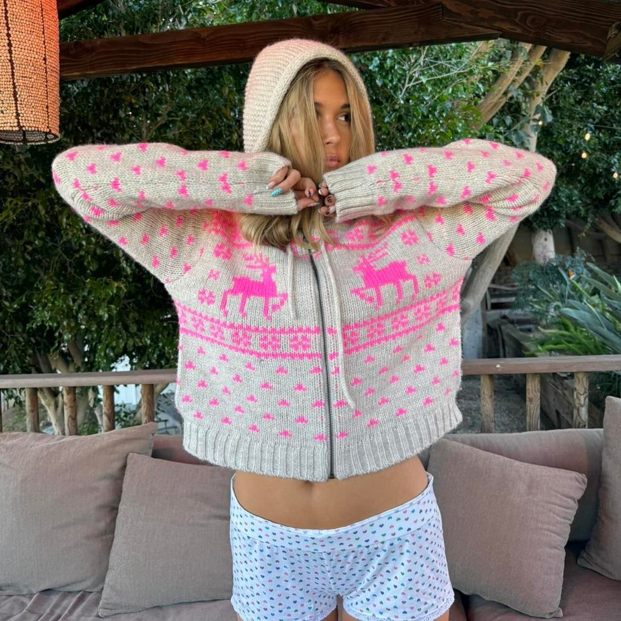 Vintage 2000’s pink deer holiday knit hoodie