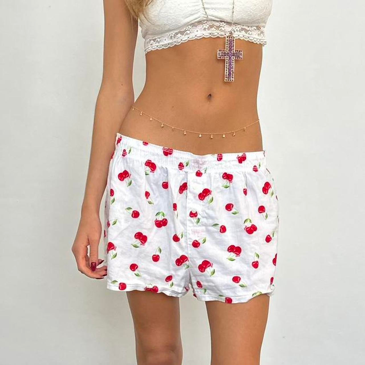 Vintage Victoria’s Secret cherry print shorts 🍒