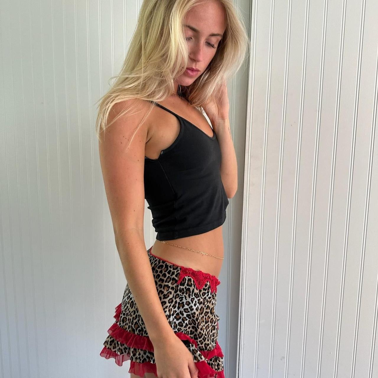 Vintage early 2000s leopard print mini skirt