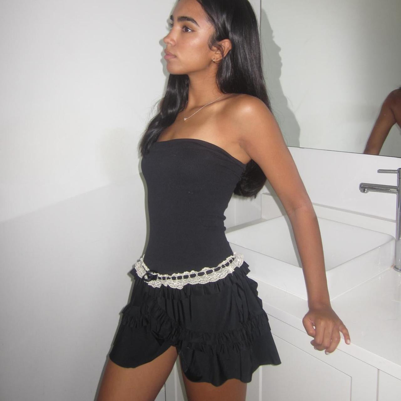 Vintage 90’s black lace trim mini skirt