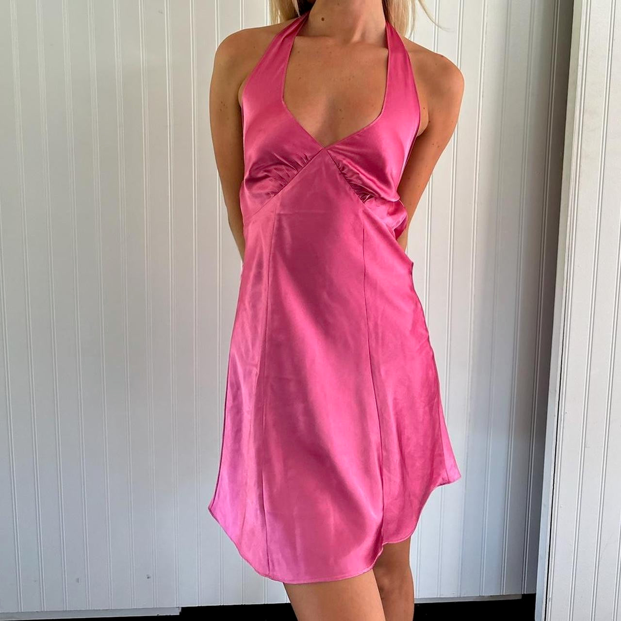 Vintage 90’s pink halter neck dress 🎀