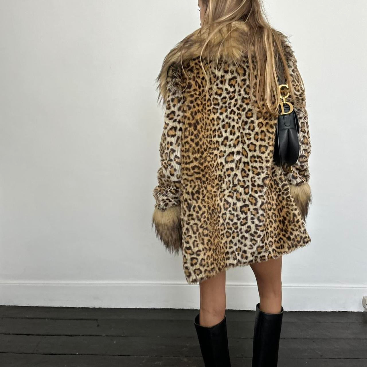 Vintage 2000’s faux fur leopard jacket