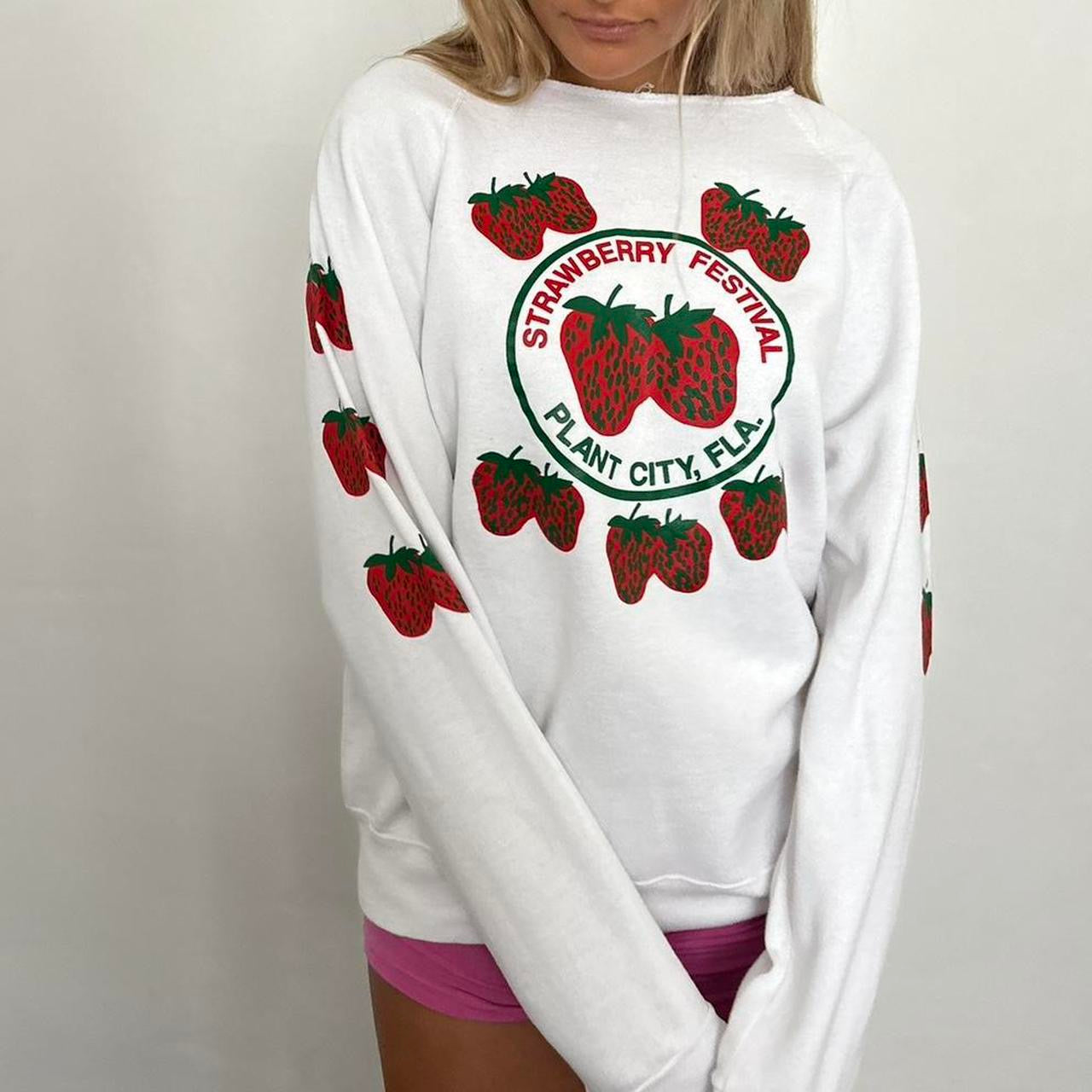 Vintage 90’s strawberry sweatshirt