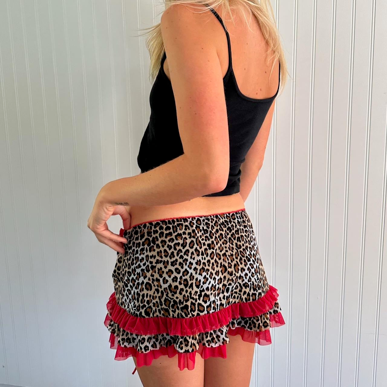Vintage early 2000s leopard print micro mini skirt