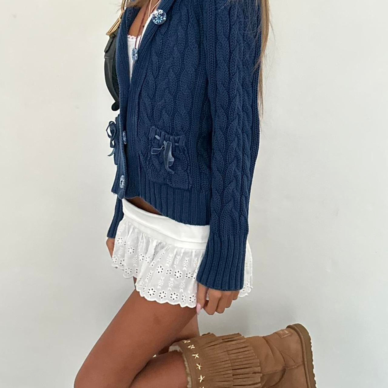 Vintage 2000’s navy knit hooded cardigan