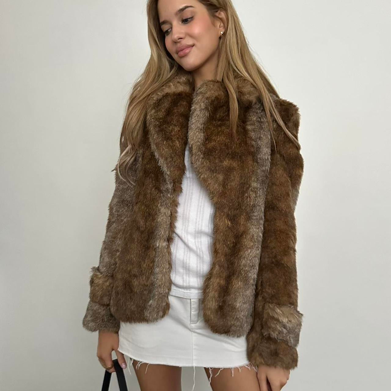 Vintage 90’s brown faux fur jacket 🐻