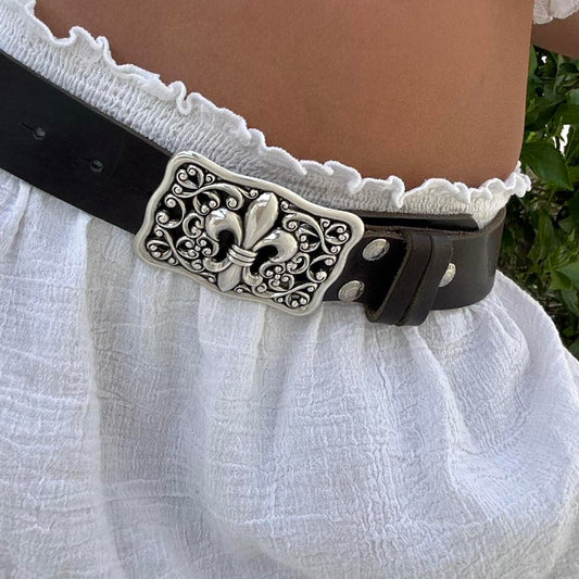 Vintage 90’s leather silver buckle belt