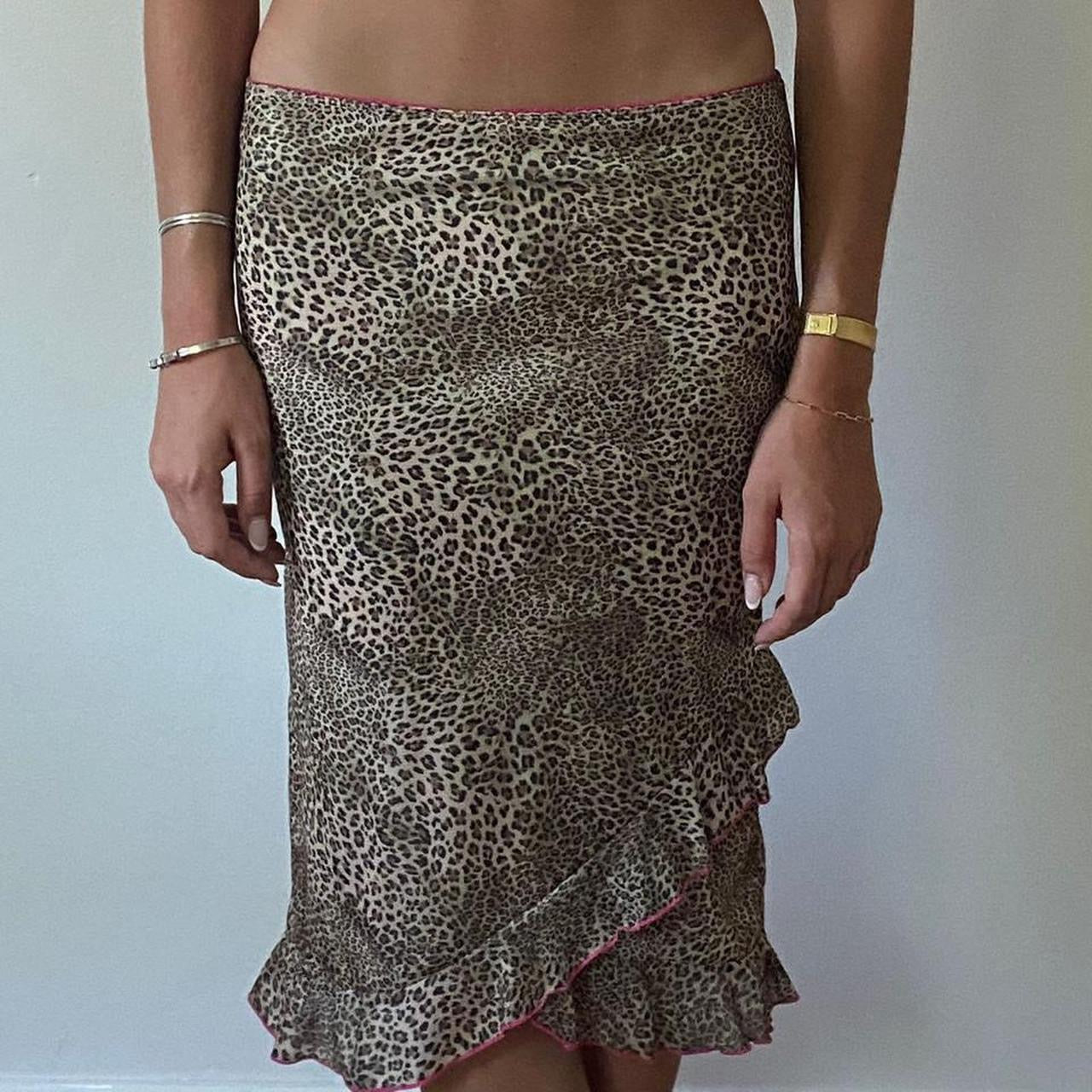 Vintage early 2000s cheetah print skirt