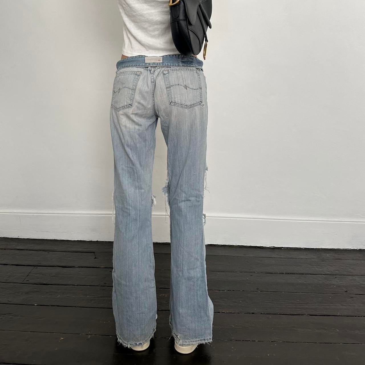 Vintage 2000’s blue distressed jeans