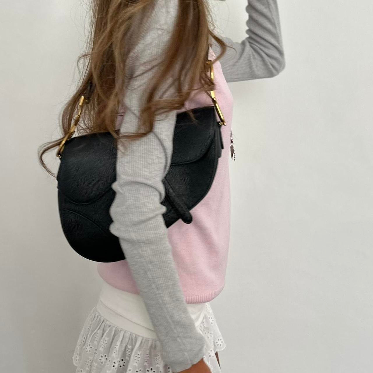 Vintage 2000’s grey and pink sweater