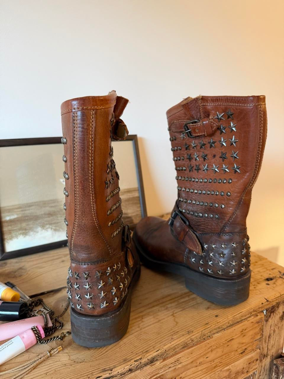 Vintage 00’s studded star leather boots