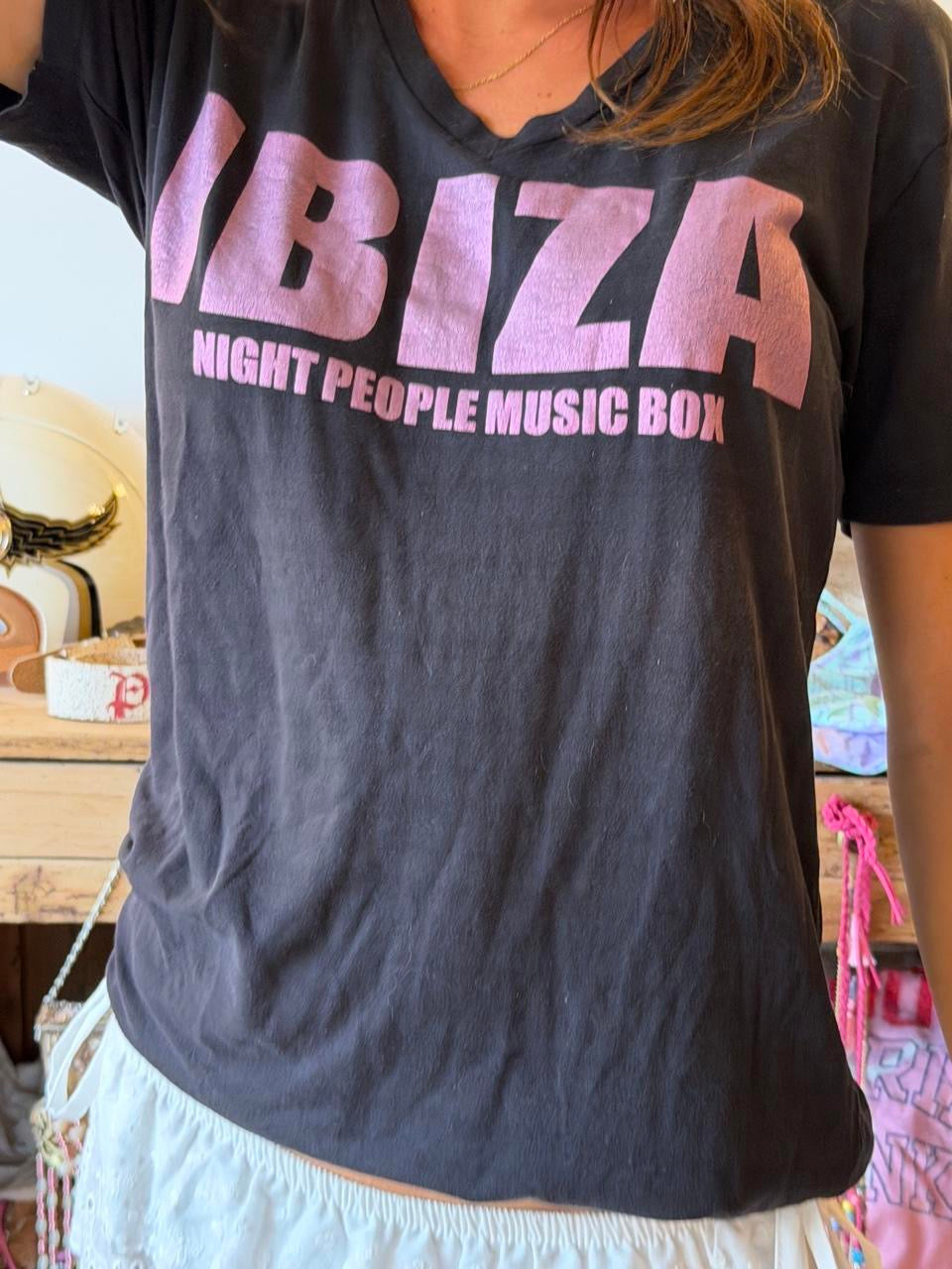 Vintage 00’s Ibiza party graphic t-shirt