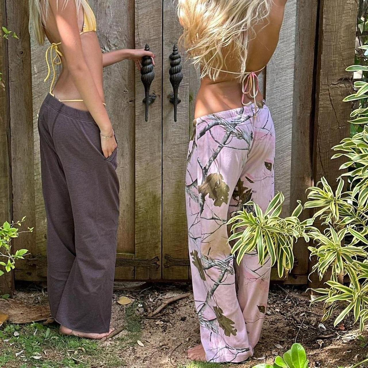 Vintage 2000’s pink camo sweatpants
