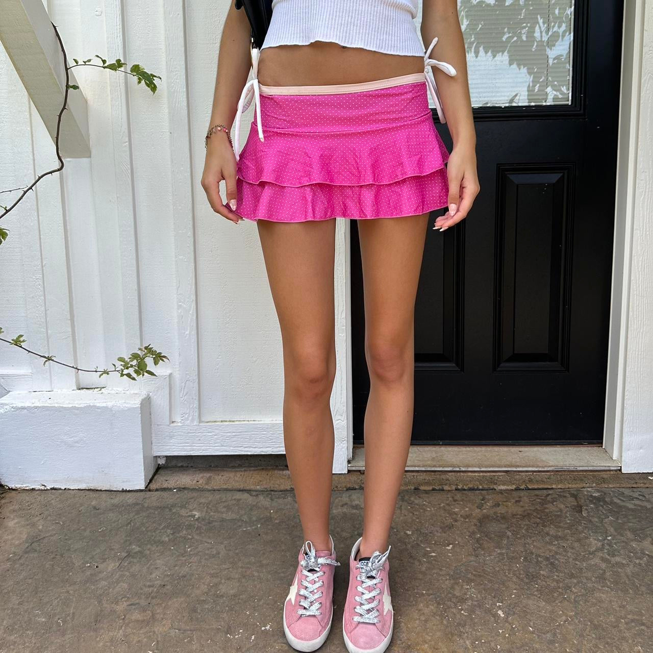 Vintage 90’s pink ruffle mini skirt