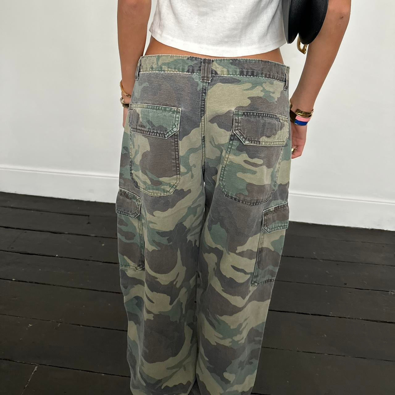 Vintage 90’s camouflage cargo pants 🩵