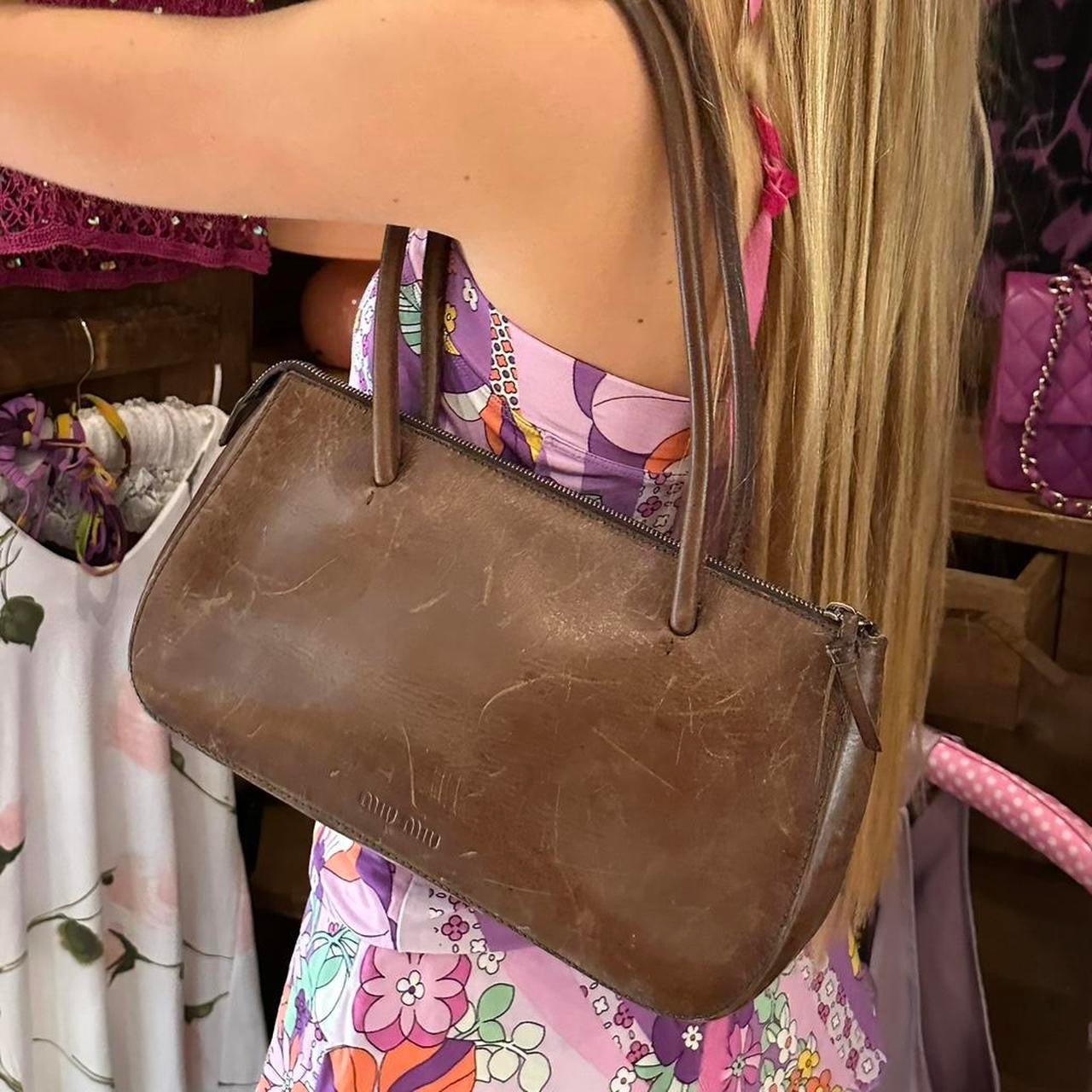 バッグ 90s Miu Miu Vintage Leather Handbag Vintage 90's Miu Miu distressed leather handbag – Chelsea Thrift