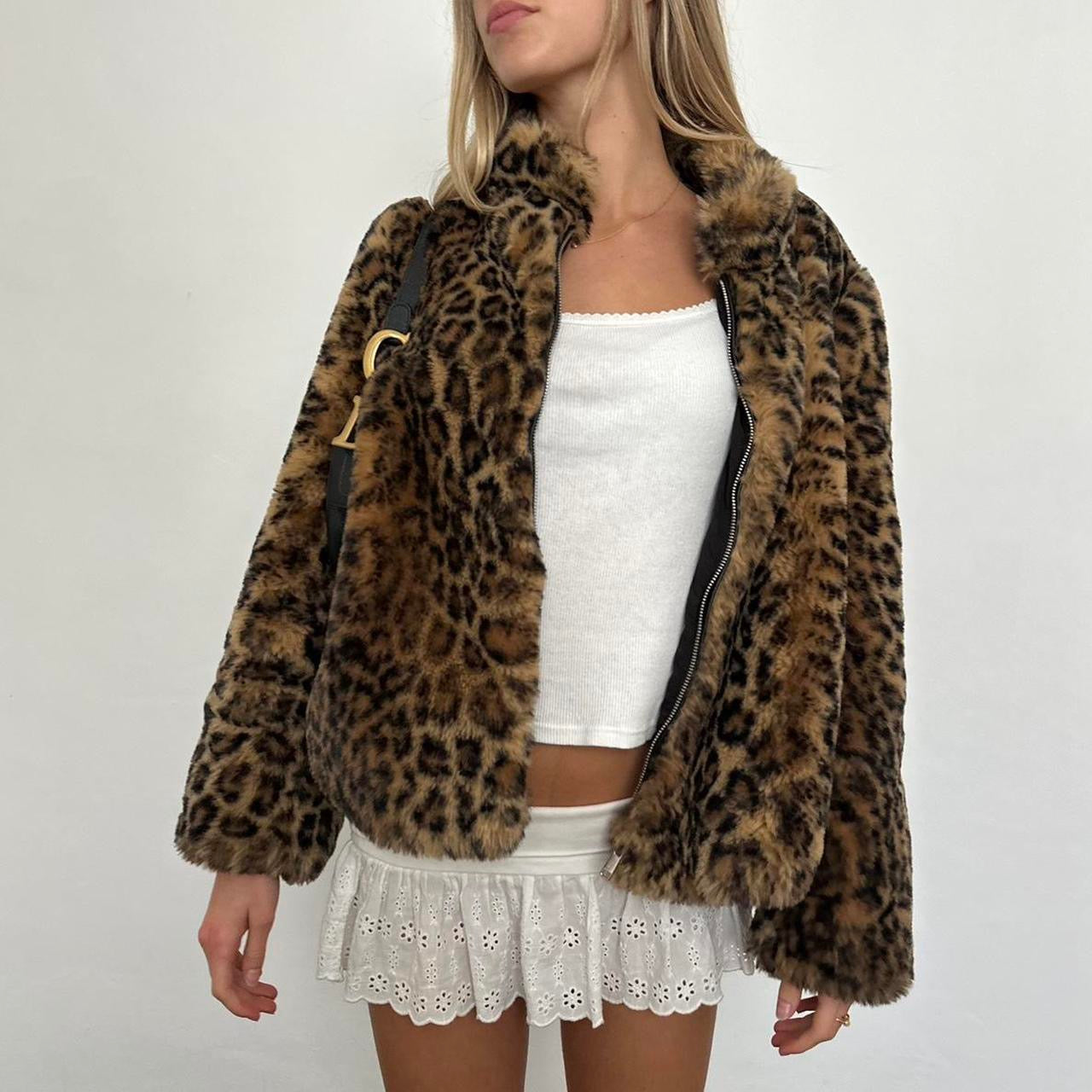 Vintage 2000’s faux fur leopard jacket