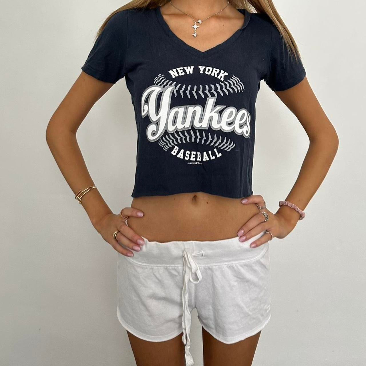 Vintage 90’s Yankees baby tee