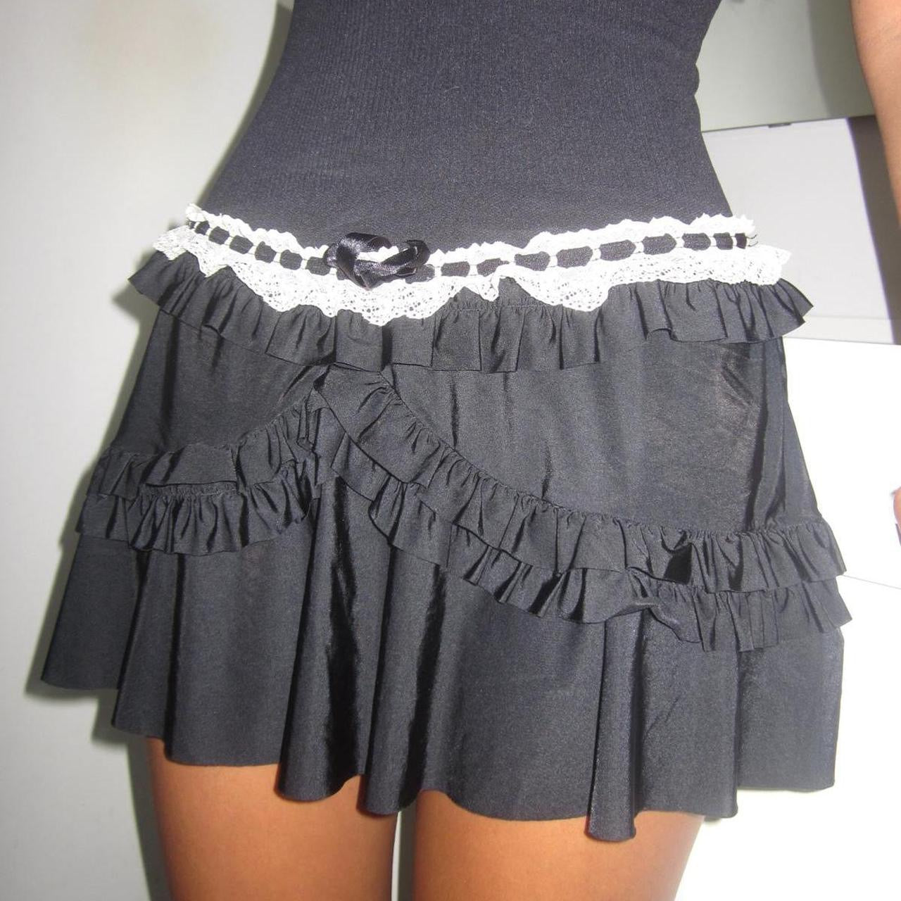 Vintage 90’s black lace trim mini skirt